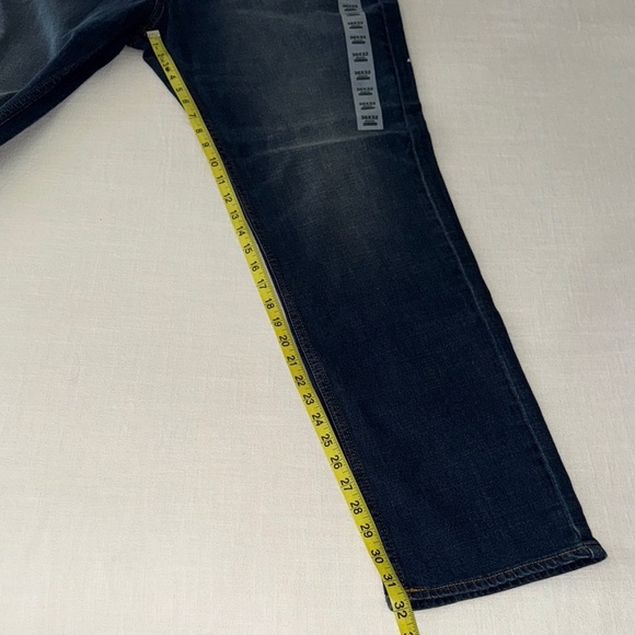 👖 🆕 Men’s Athletic Fit Dark Wash Jeans – Size 36x32 - Picture 2 of 9